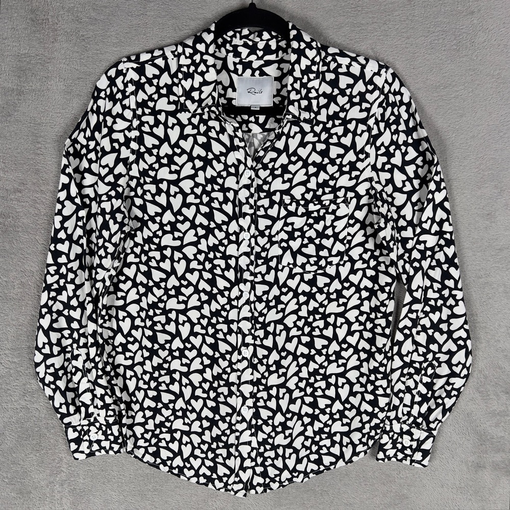 Rails Kathryn Button Up Shirt Women's Small Ivory‎ Amore Heart Print Classic